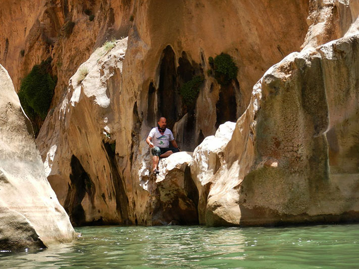 زیبایی در آبشار آبگرمه