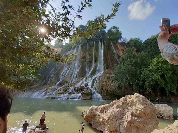 نمایی زیبا از آبشار در لرستان