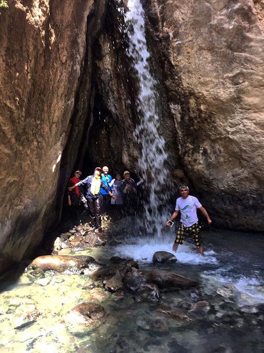 تیم پرسه در دره زمان
