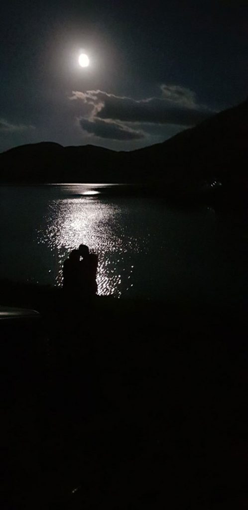 زیبایی دریاچه تار در شب