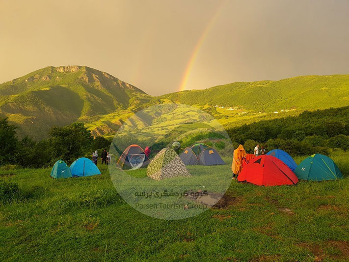سفر به کلیبر و قلعه بابک و کمپ در فضای سبز